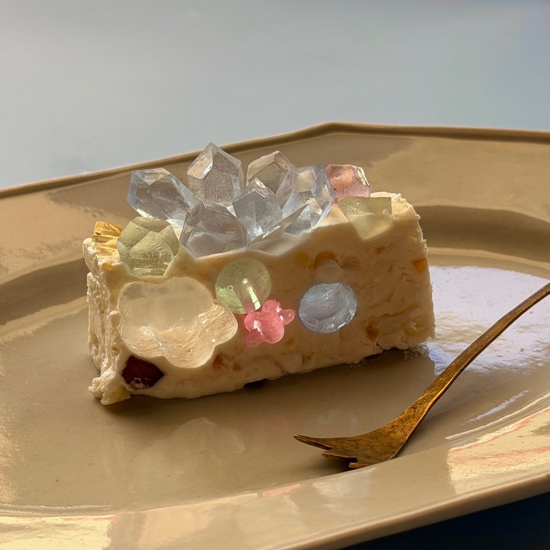 ＜予約＞　《冷凍便》〈わさびの食べる音×ハラペコラボ2026〉宝石のカッサータ〜Crystal Cloud 〜