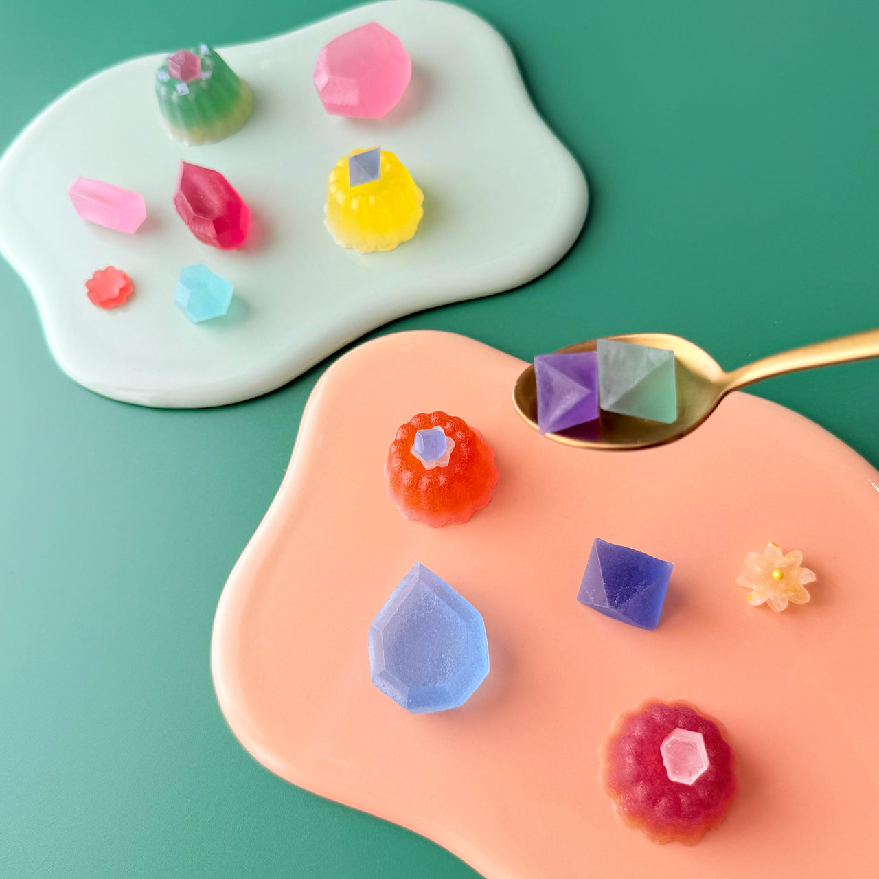 <予約> わさびの食べる音×ハラペコラボ　レトロ喫茶な宝石ゼリーのこうぶつヲカシ〈缶入り〉　[期間限定]