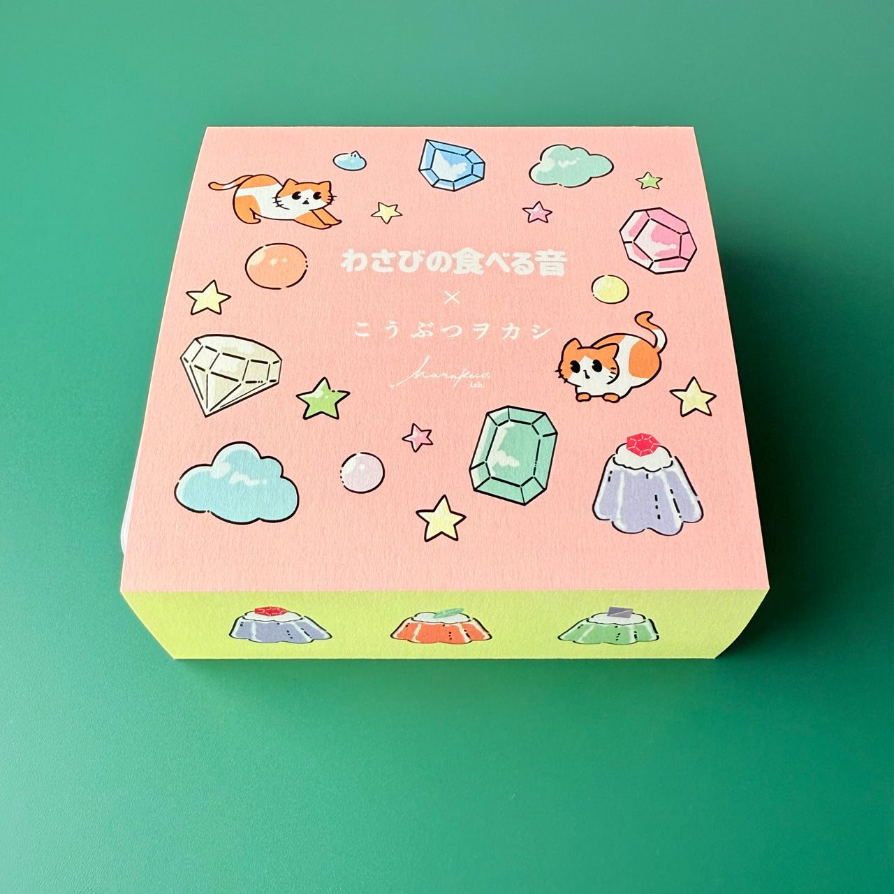<予約> わさびの食べる音×ハラペコラボ　レトロ喫茶な宝石ゼリーのこうぶつヲカシ〈缶入り〉　[期間限定]