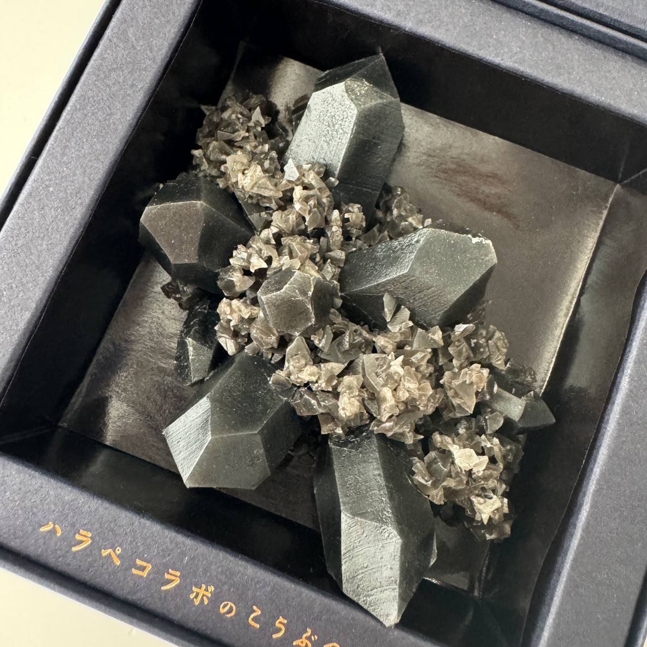 本好きの下剋上 魔石こうぶつヲカシ グッズセット 本好きの下剋上」シリーズの世界観を再現したコラボ琥珀糖「魔石こう